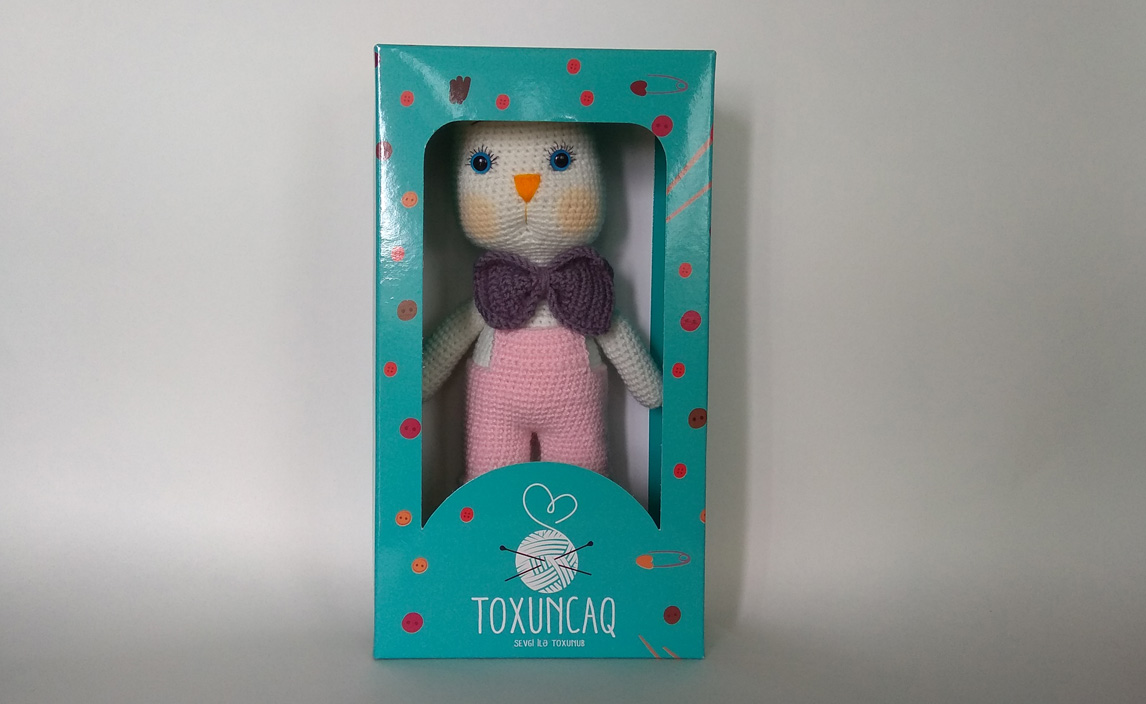 Çəhrayi şortikli dovşan